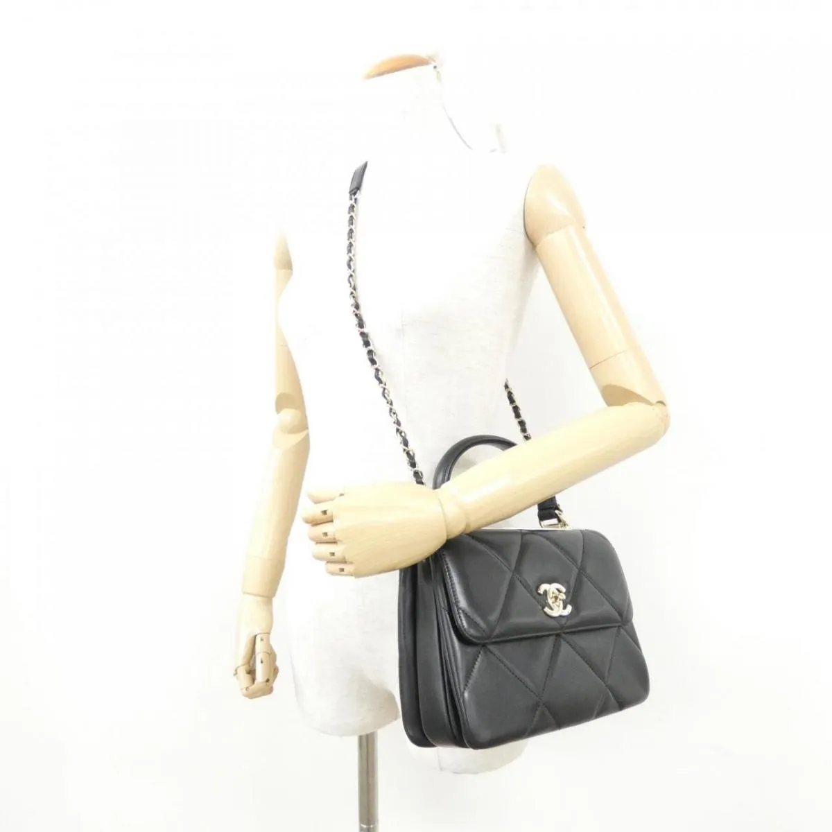 Chanel Trendy CC Flap Bag with Top Handle in Black Lambskin
