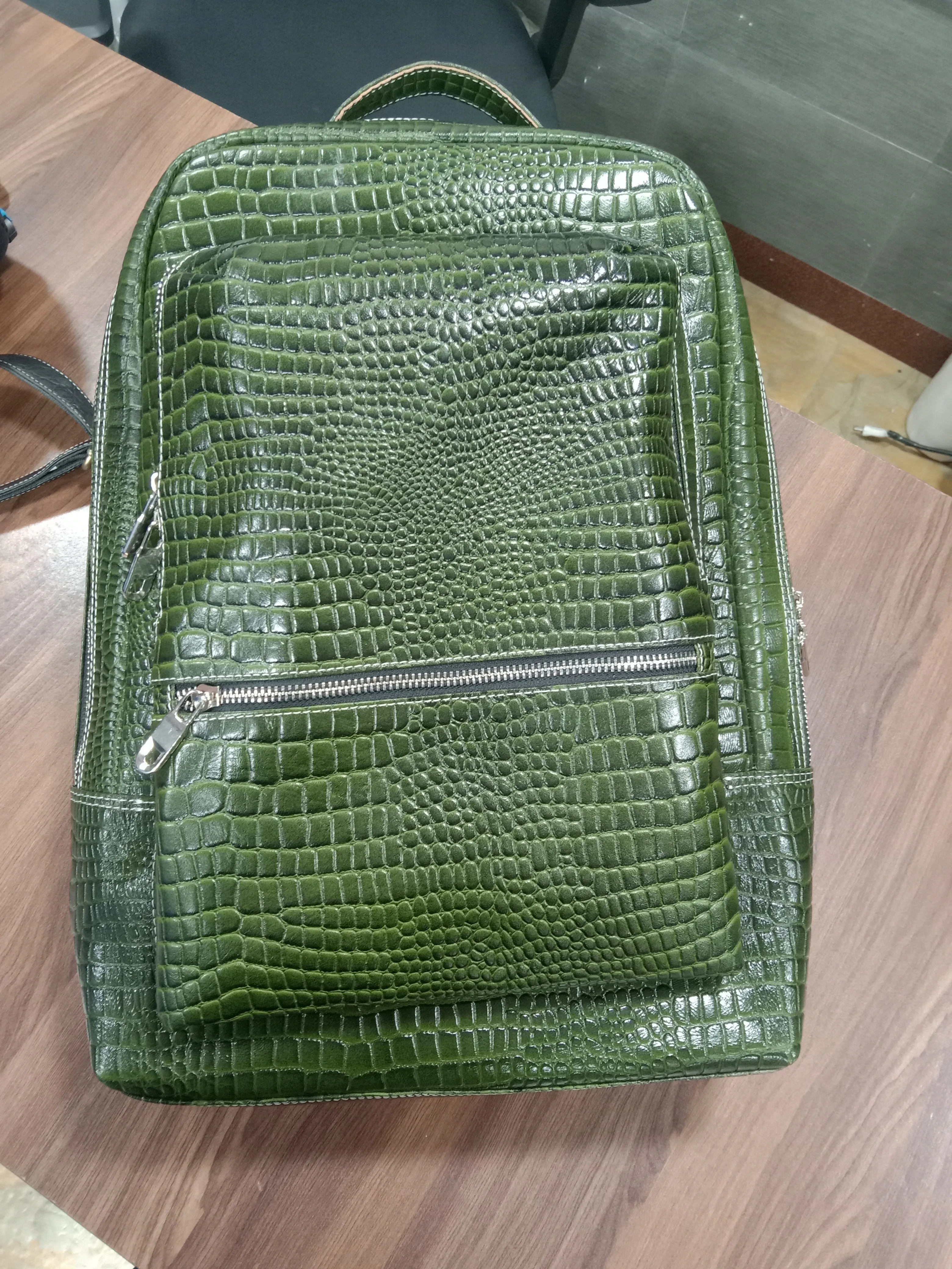 Gyro Premium Pure Leather Backpack Bags Green for Men and Women
