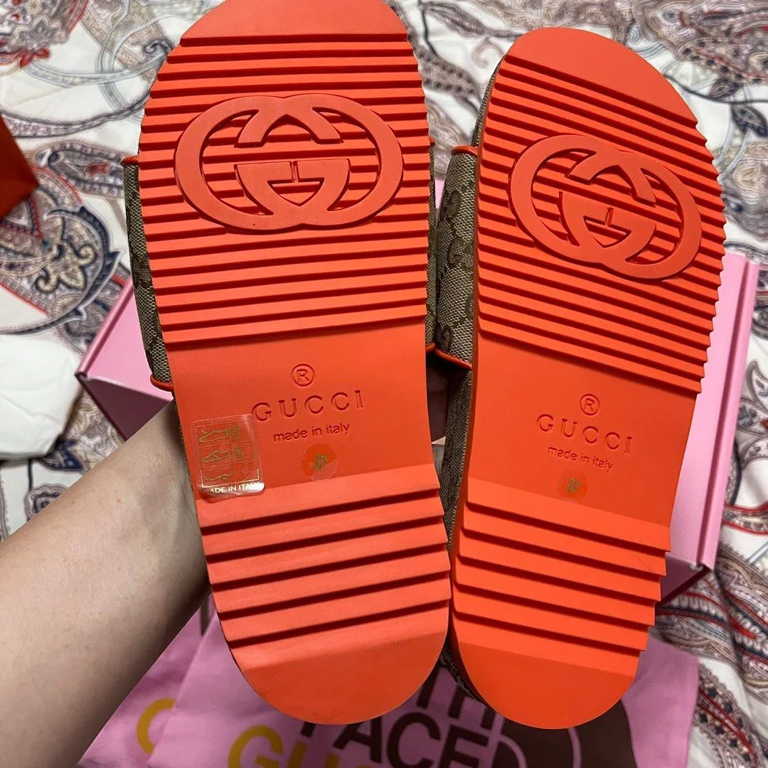 <b>GUCCI x THE NORTH FACE </b> <br>GG Slides 37